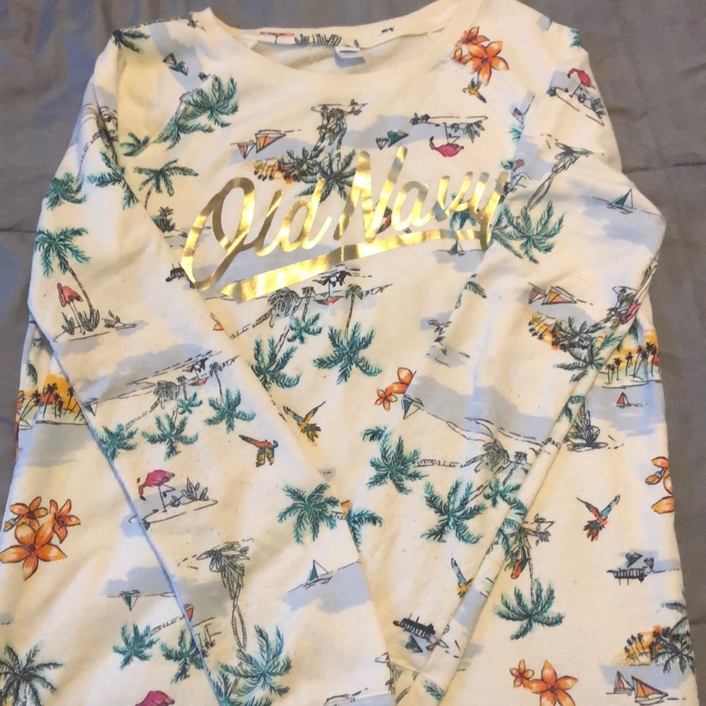 Old Navy  beach setting sweater
